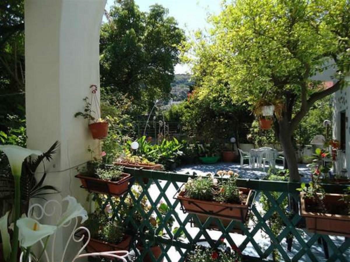 B&B Albatros 리파리 외부 사진